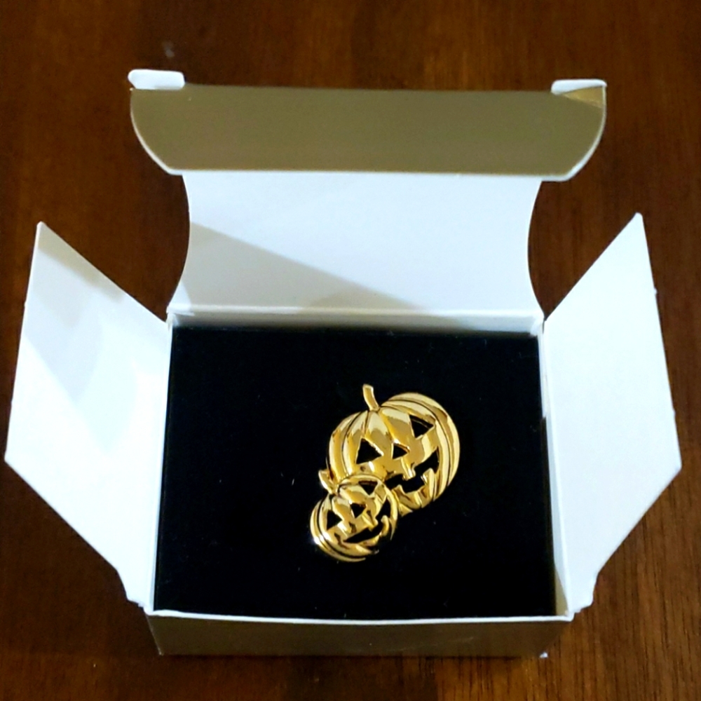 Avon Jack O Lantern Pin